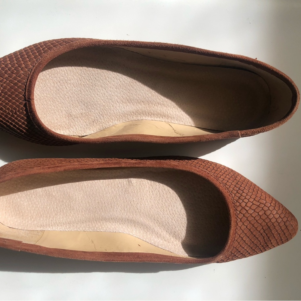 Vince Rust Camuto Snake-Embossed Pointed Toe Flats - Picture 7 of 16